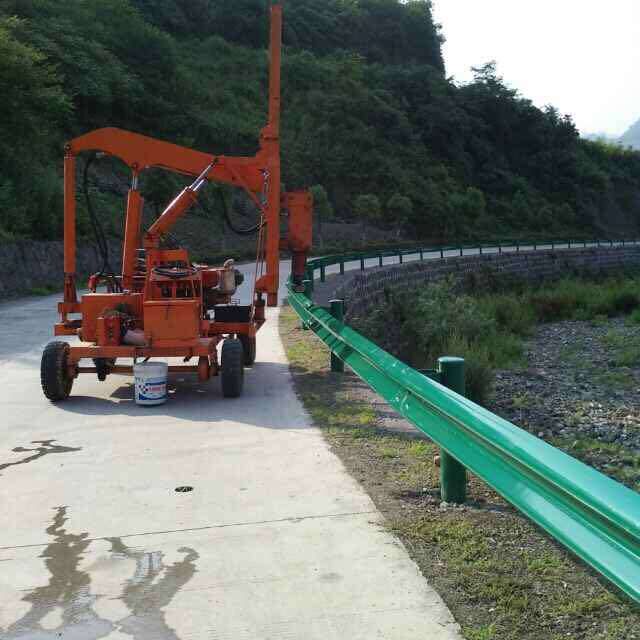 <a href='http://m.jiawangshuidian.cn/shuangbohulan/'target='_blank'>波形護欄</a> (15).jpg