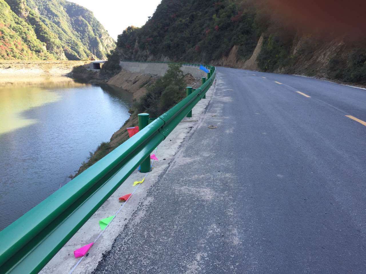 <a href='http://m.jiawangshuidian.cn/shuangbohulan/'target='_blank'>波形護欄</a> (16).jpg